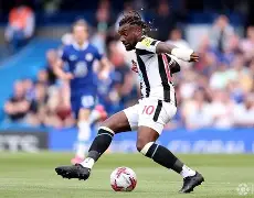 阿森纳警惕争夺一球前锋