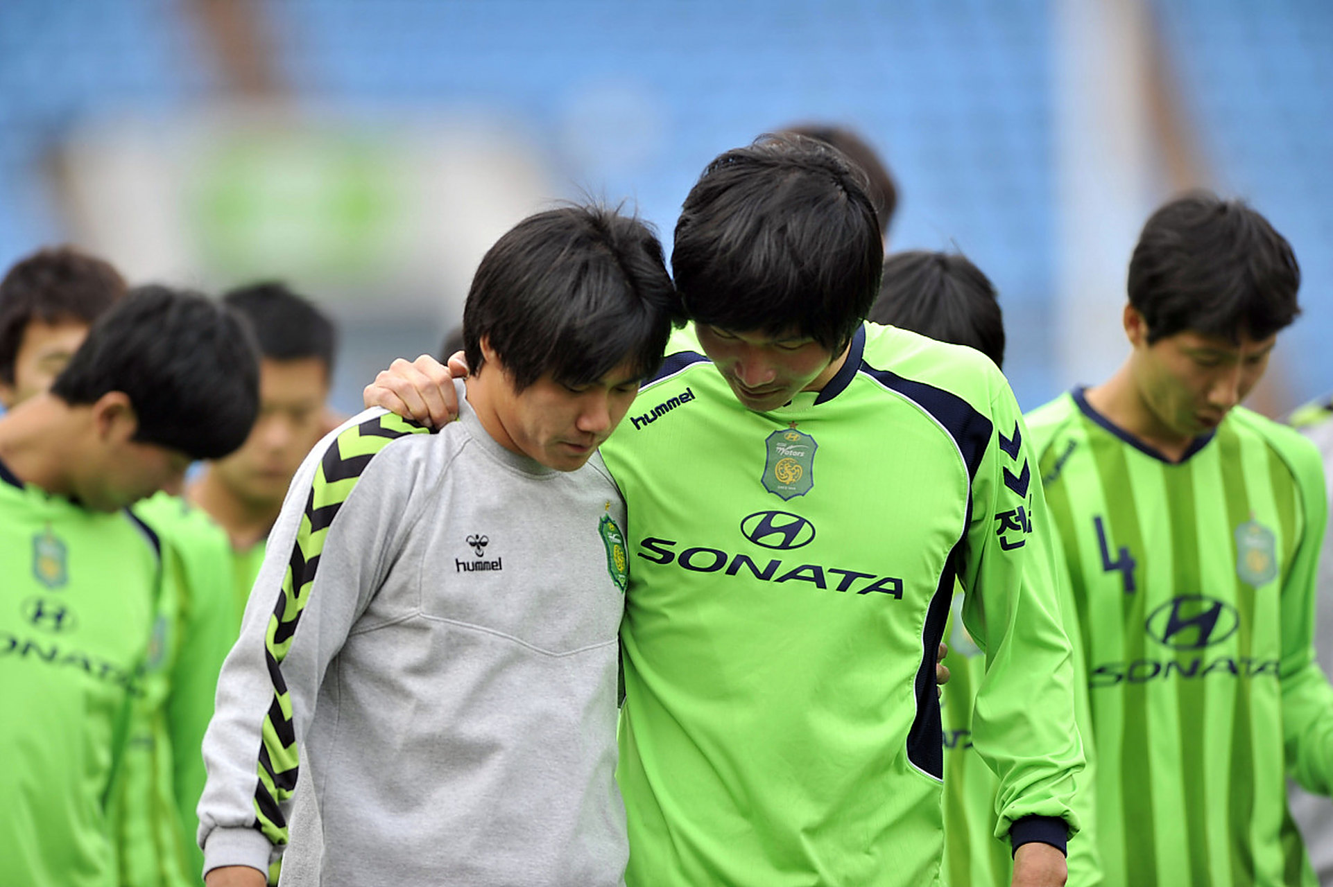 东亚球队在重要比赛中获胜的原因